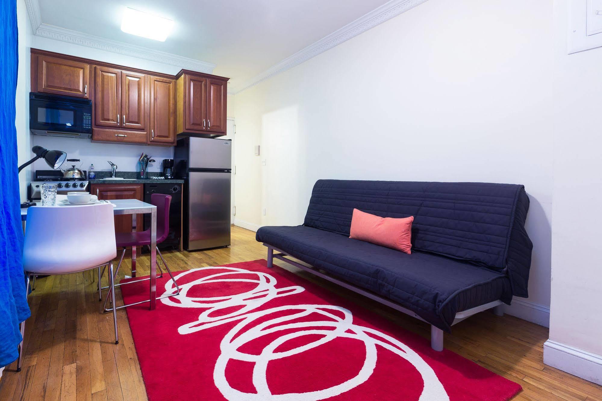 Classy And Cozy Hotel New York Exterior photo